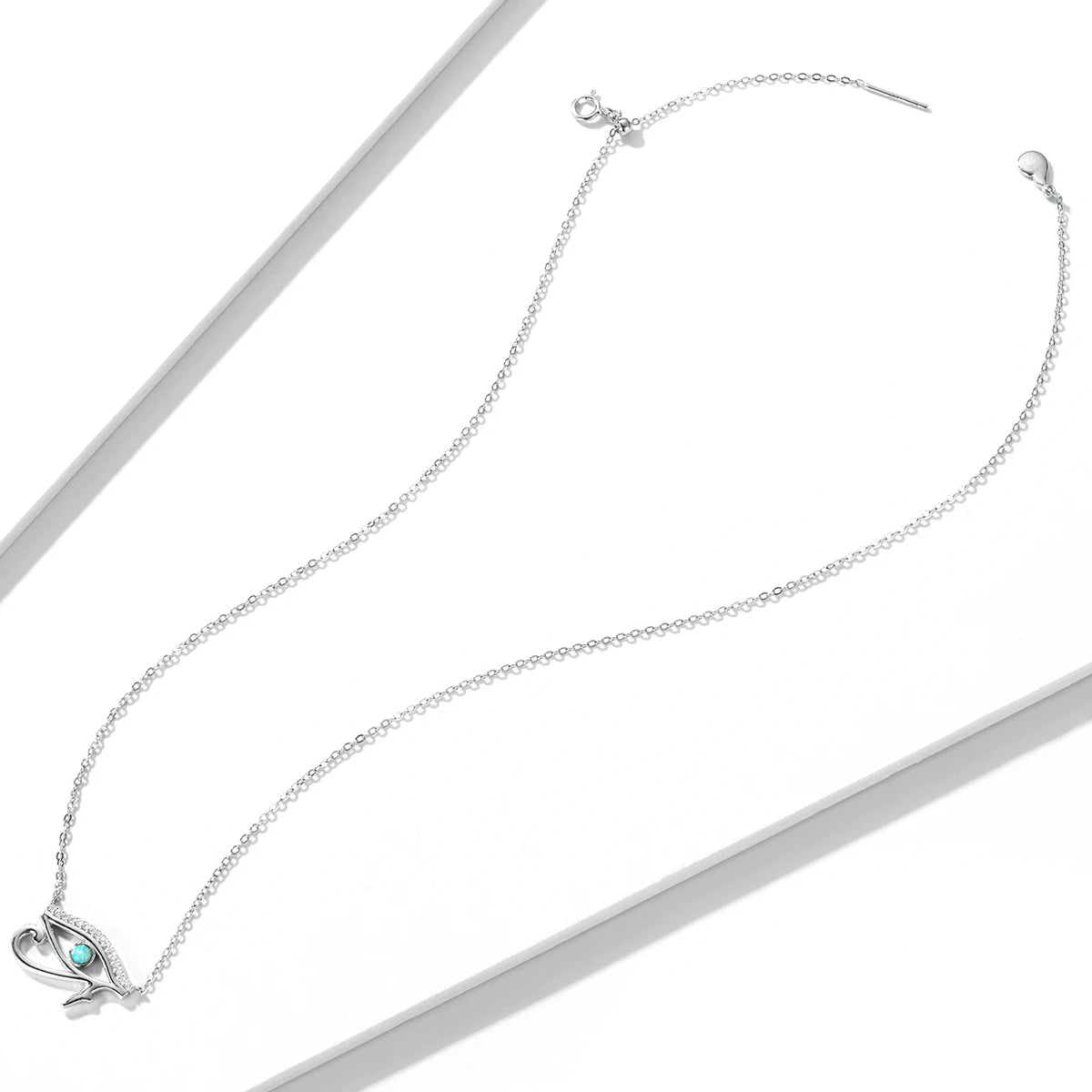 Colar de prata 925 com pingente do Olho de Hórus, joia de proteção espiritual e conexão mística — Valenna